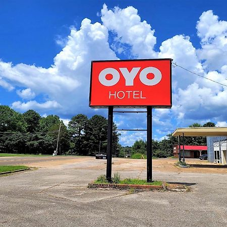 Oyo Hotel Holly Springs Ms מראה חיצוני תמונה