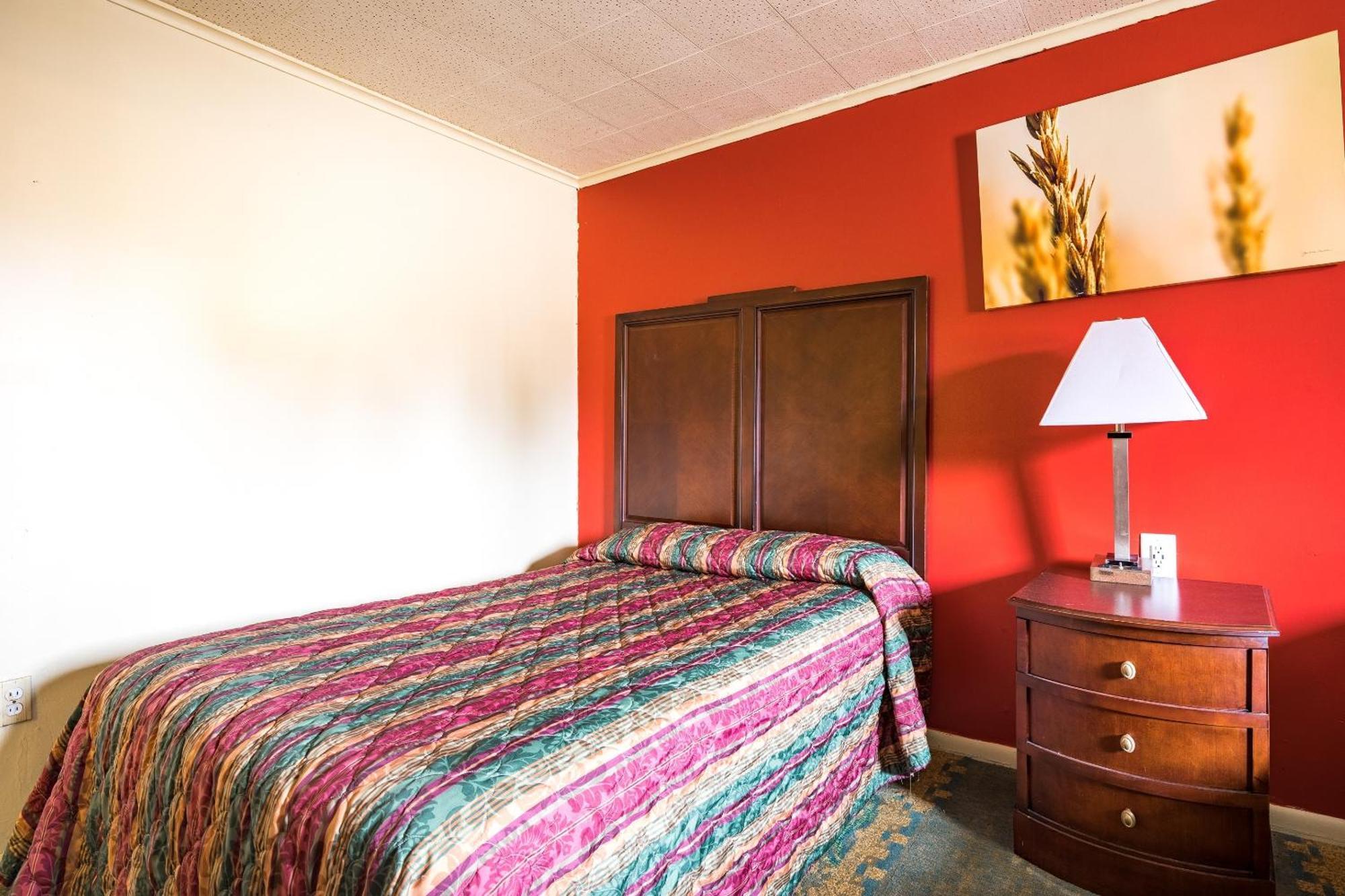 Oyo Hotel Holly Springs Ms מראה חיצוני תמונה