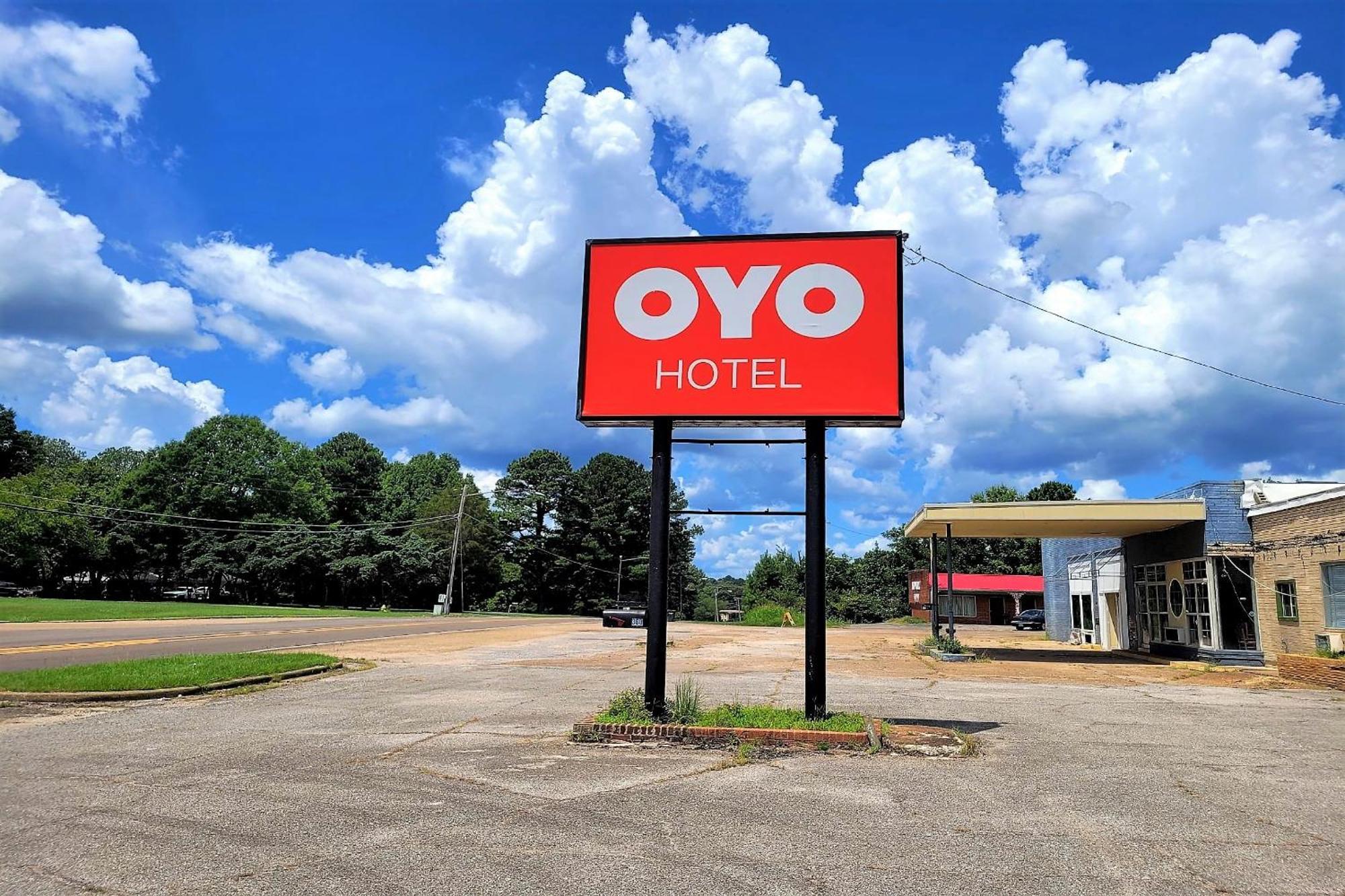 Oyo Hotel Holly Springs Ms מראה חיצוני תמונה